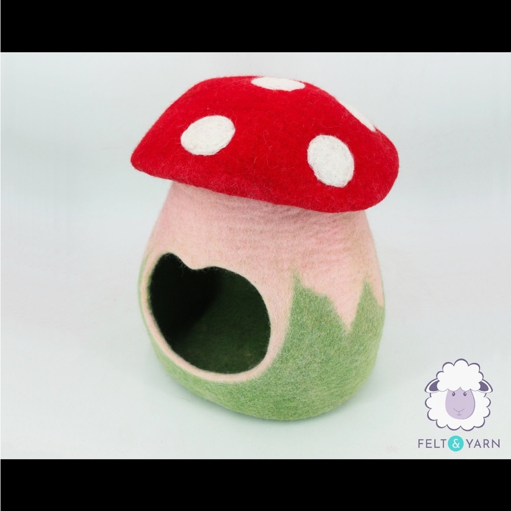 wool felt mushroom cat cave!!